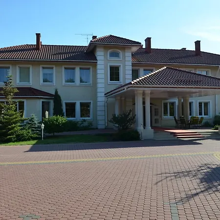 بيت ضيافة Rezydencja Zalewskich Parzniew